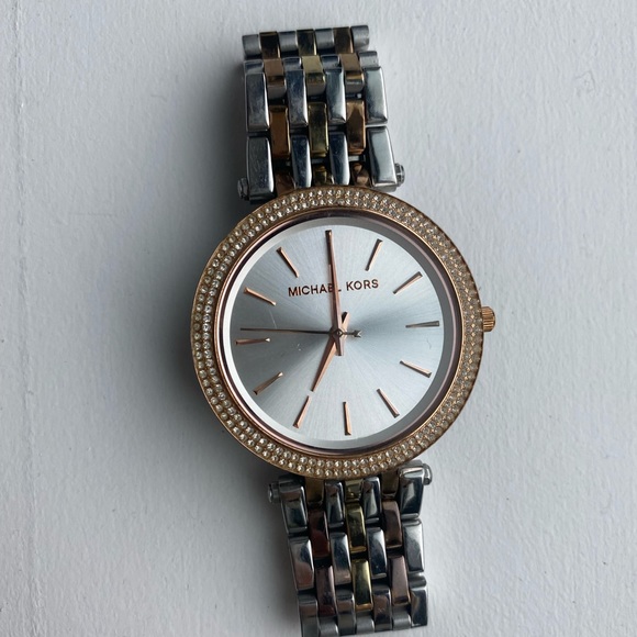 Michael Kors watch - Picture 1 of 3